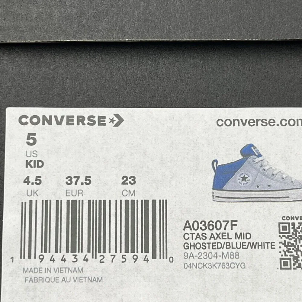 Converse Chuck Taylor All Star Youth Boys Mid Top Shoe Size 4-5 Light/Royal Blue